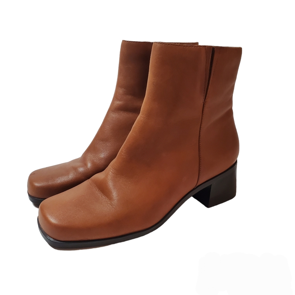 Madeline Forward Camel Brown Zipper Leather Booties Size 8.5